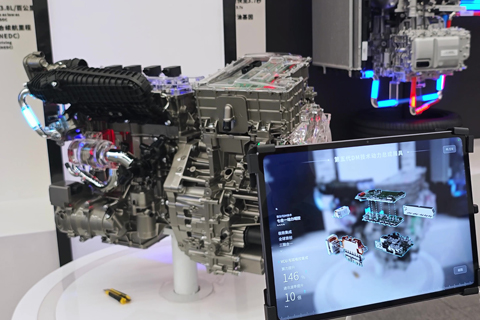 AR互動(dòng)·比亞迪第五代DM技術(shù)動(dòng)力總成展具